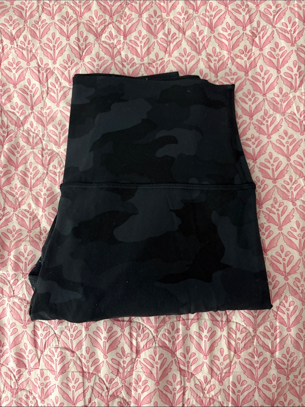 Lulu camo leggings